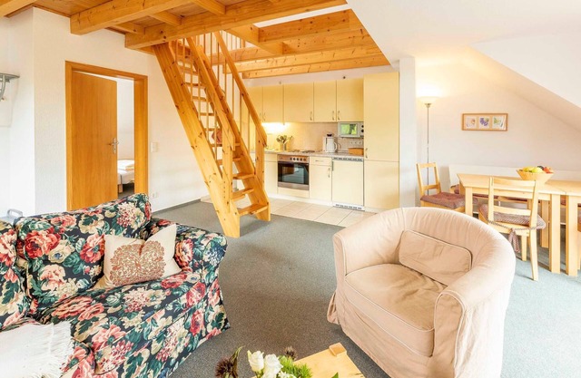 2-room vacation apartment, 6 persons, balcony, upper floor (7) - Müritzparadies - Feriendorf