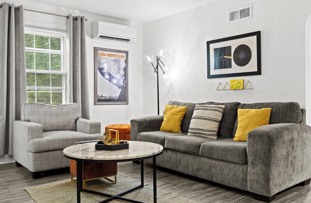 2 Spacious Units Close to Downtown & Expo Center