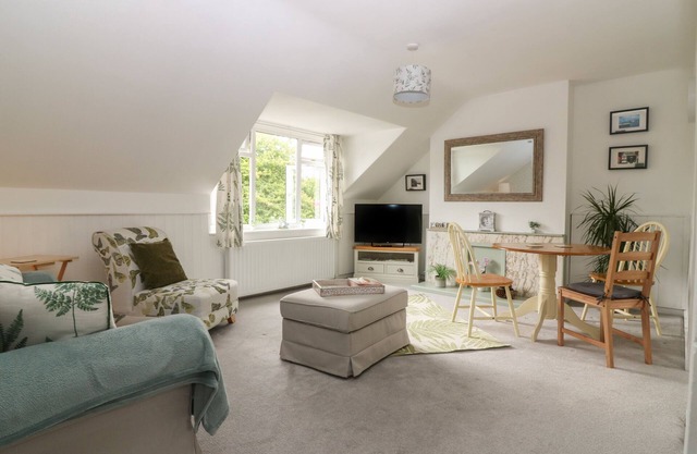 2 STATION ROAD EAST, character holiday cottage in Peterculter