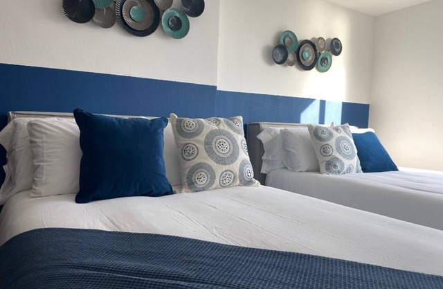 2 story apartment with amazing views of the ocean