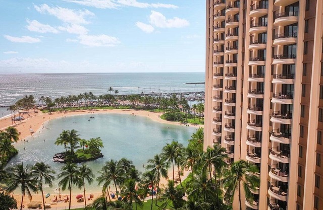2 Story Penthouse 3 Bed/2.5 Bath Ocean View - Lagoon Tower HGVC Hawaiian Village