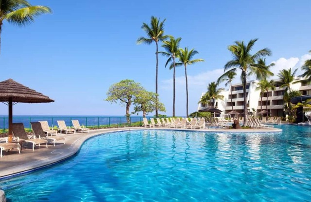 2 x Ocean View 2 Double Beds at Outrigger Kona Resort and Spa