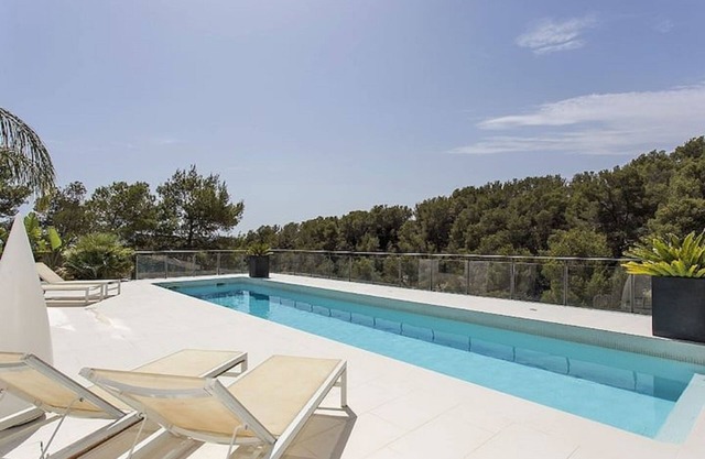 20 min drive/Sitges Villa Mar del Este Calm, Design, Zen, Very well maintained.