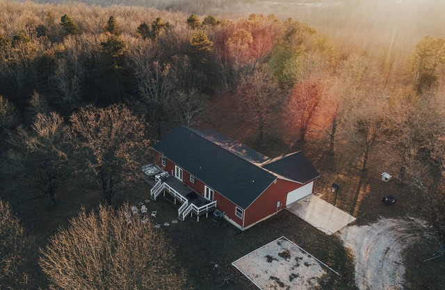 20 mins to Ponca, 20 mins to Harrison, Sleeps 10 - HOT TUB!