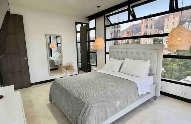 2001 EI Poblado! Charming Apartment