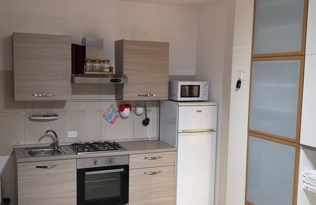 2018 renewed cozy apartment in Private area.