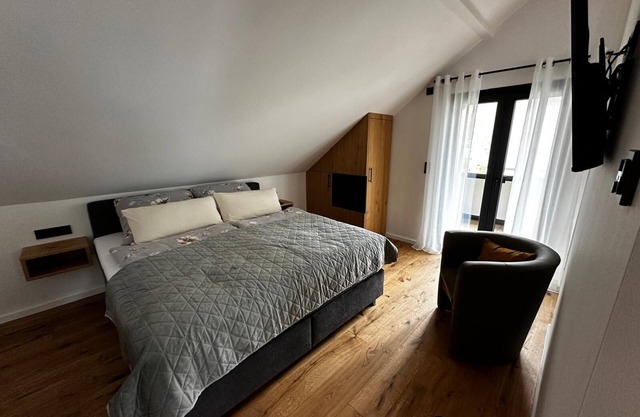 2024 Renovierte, Moderne Ferienwohnung für 2 Personen mit Balkon