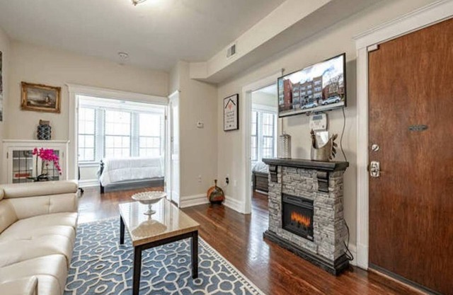 #203 Historical Beautiful New Remodeled Delmar Loop❤ 2