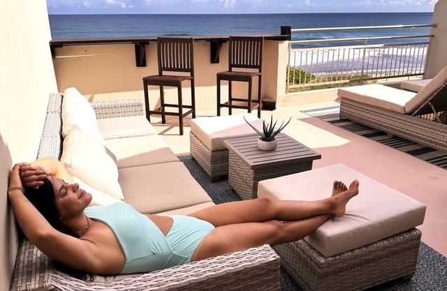 #22 Breezy Beachfront Penthouse READ DESCRIPTION