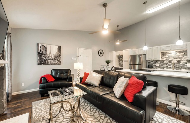 25% OFF I54 - 1BD Apt, HWY161/183 - DFW South Irving