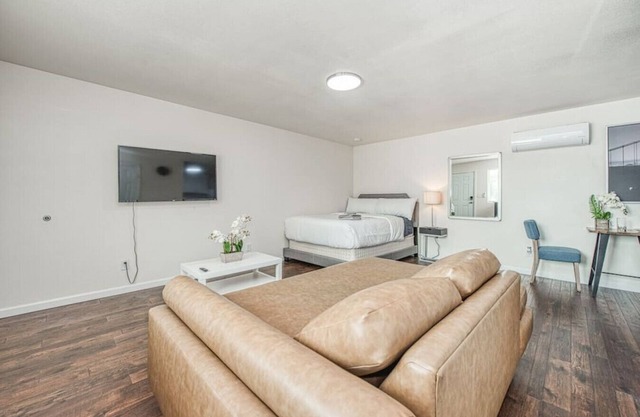 2730 W Bullard Back Studio · Totally New Awesome ★ North Fresno Back Studio