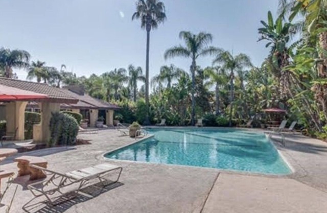 2bd/1.5 bath condo-Recharge.while in the Central Valley at Descanso del Valle.