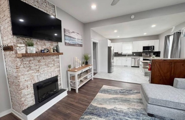 2bd/1ba Home-Minutes from Casino