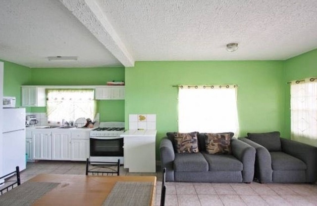 2BR 2BA Apt only 8 minutes from the airport