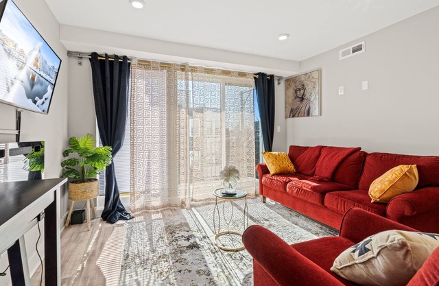 2BR-2BA Luxy Dendrobium-Oasis! Private Patio-Pet Friendly-Family Friendly