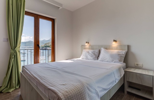 2BR Apartment Directly on the Beach