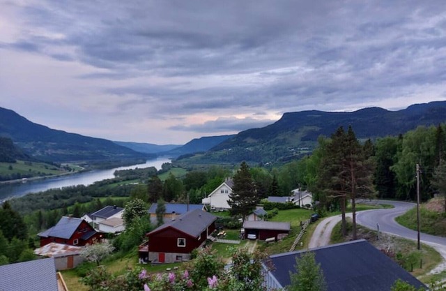 2BR APT by Kvitfjell Modern Amenities & Cabin Feel