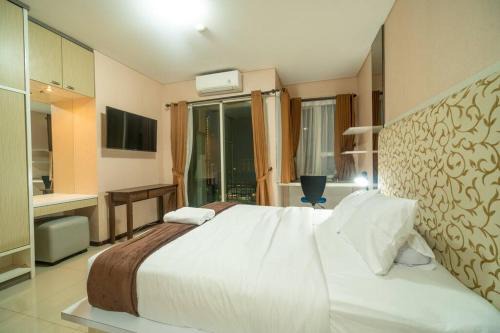 2BR at central city view Thamrin residence Netflix