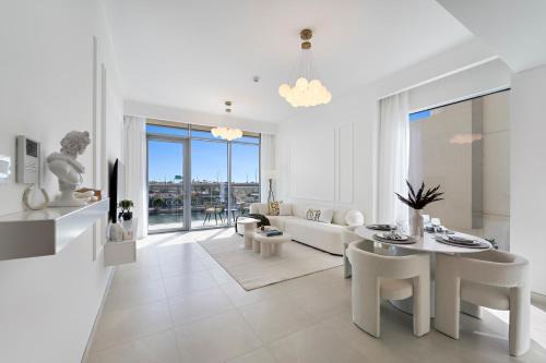 2BR Canal Front B3, Waterfront Views