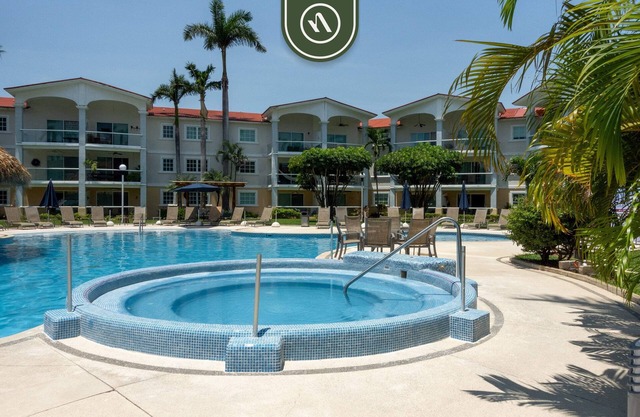 2BR Condo in Acapulco with Private Patio - Pool