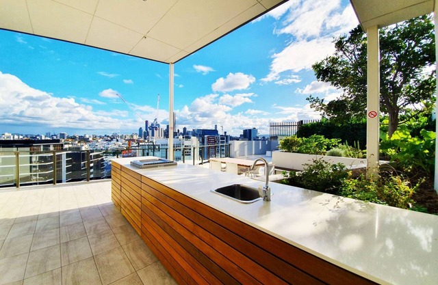 2BR Food Drink Hub Pool Parking Gym Rooftop