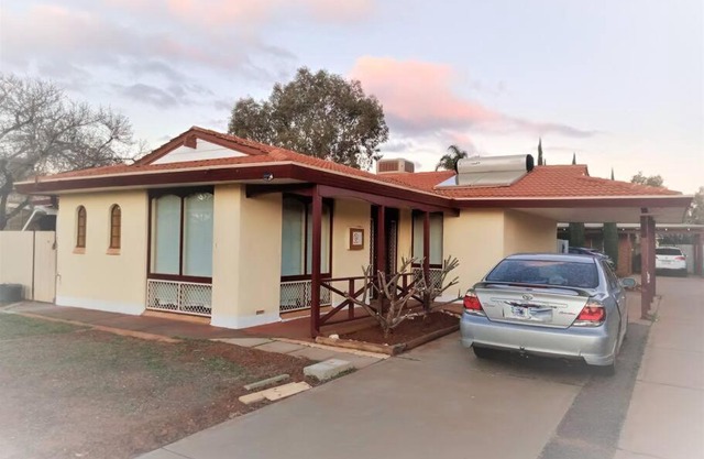 2BR house in West Lamington