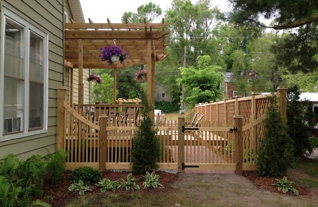 2br Suite with Private Garden - Downtown Suttons Bay - Walk to Everything!