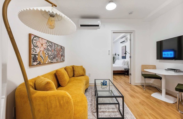 2BR with 2 full baths, walk anywhere