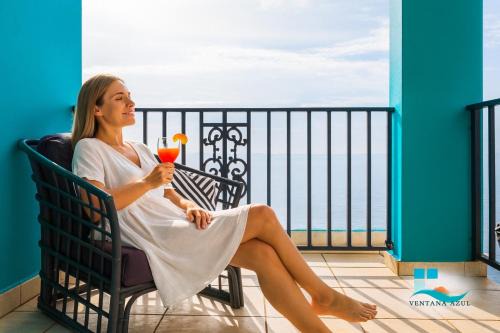 2nd Floor Beachfront Sleeps 6 Walkable Snorkeling