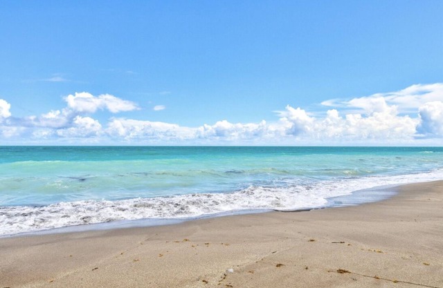 3/2 OCEAN Front Luxury Condo 90 Day Minimum