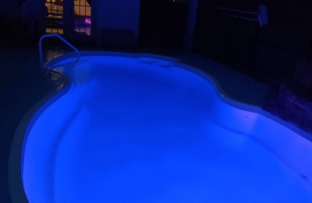 3/3 fits 15 people easily! Pool, jacuzzi, kid games and more!