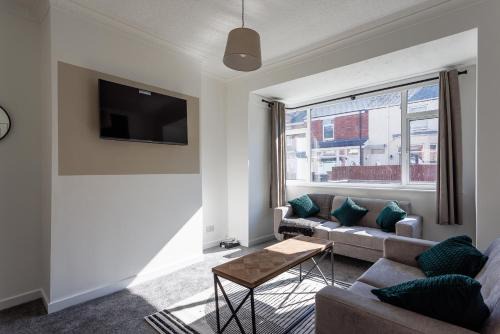 3 Bed Home From Home, Family, Workers And Friends