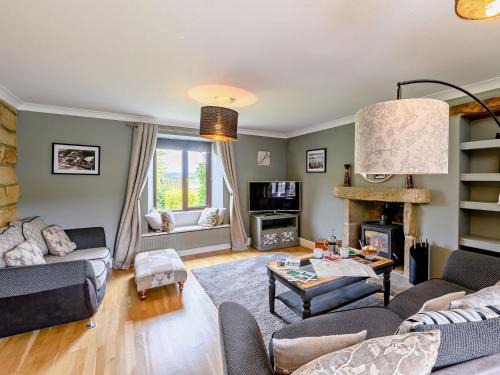 3 Bed in Whitby 92012