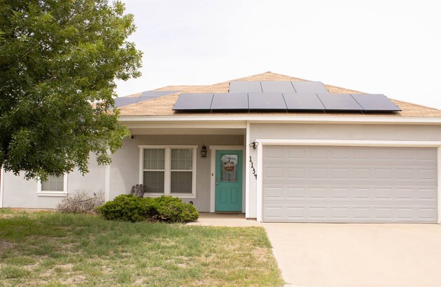 3 bedroom, 2 bath, with POOL and big backyard!