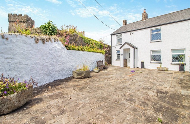 3 bedroom accommodation in Maudlam Bridgend