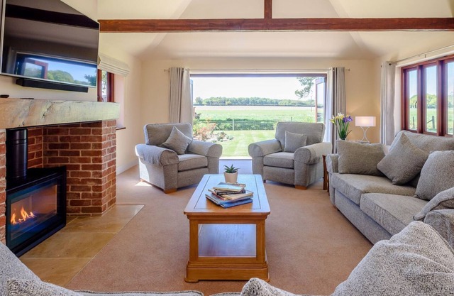 3 bedroom accommodation in Sculthorpe, Fakenham