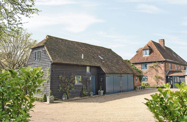 3 bedroom accommodation in Hunton