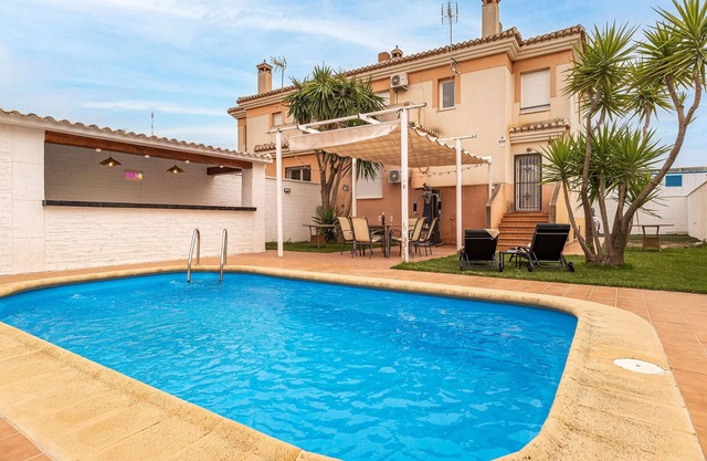 3 bedroom amazing home in Padul