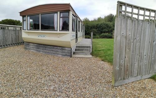 3 Bedroom Caravan in Rural Area - Limerstone