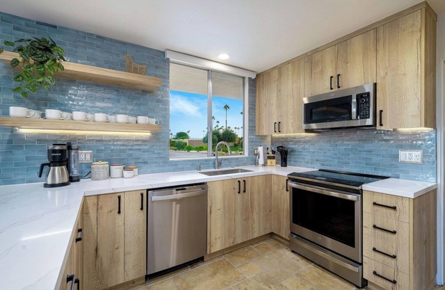 3-bedroom condo in delightful Indian Wells with AC, WiFi