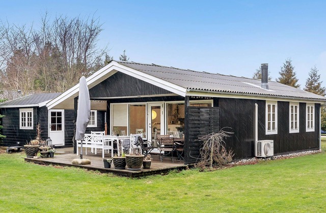 3 bedroom cozy home in Væggerløse
