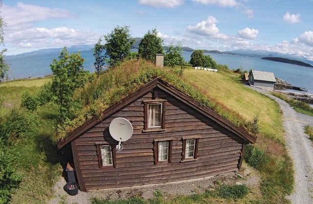 3 bedroom gorgeous home in Bjoa