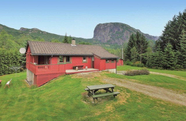 3 bedroom gorgeous home in Vikeså