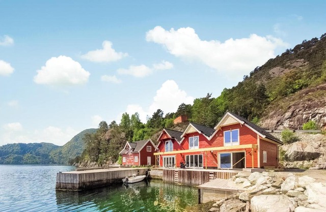 3 Bedroom Nice Home In Os