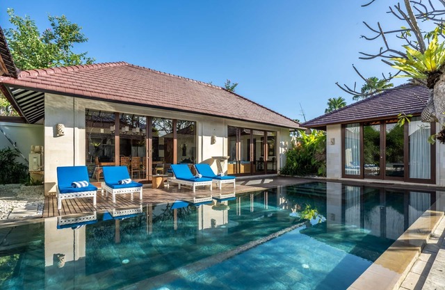 3 Bedroom Private Pool Villa near Seminyak, 2 mnts walk to the Beach
