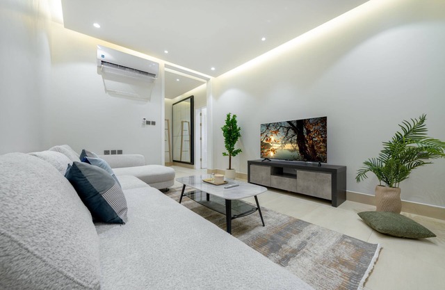 3 bedrooms aprt in al malqa