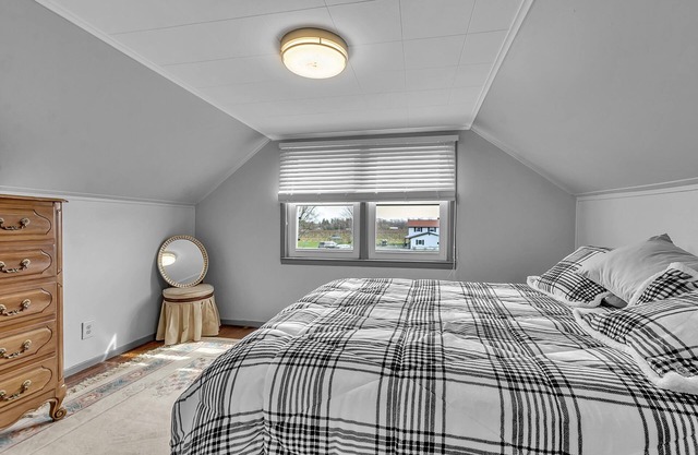 3 bedrooms Cape Cod at an award wining vineyard -nSparkling Ponds Winery