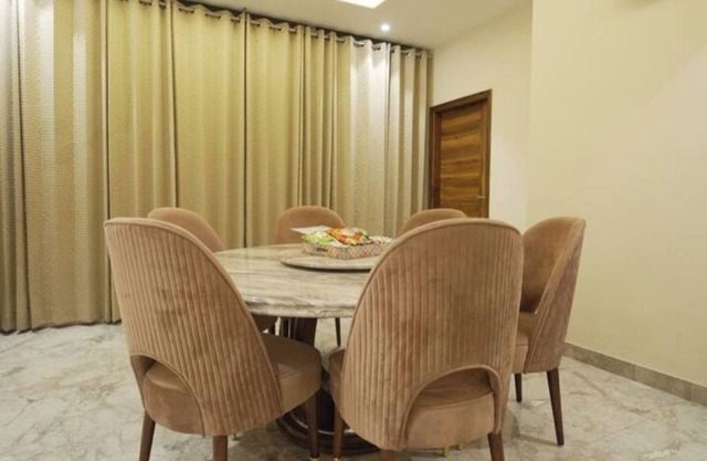 3 Bhk Penthouse|Jacuzzi | Pool Table|The Opulence