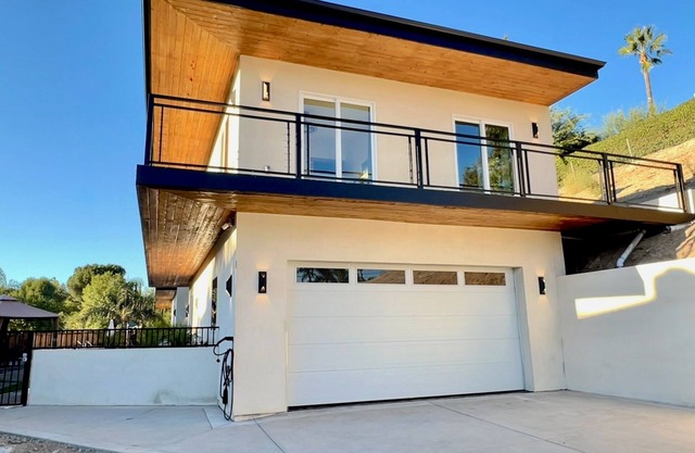 3-Home Private Compound w/Pool, Spa & Game Room!