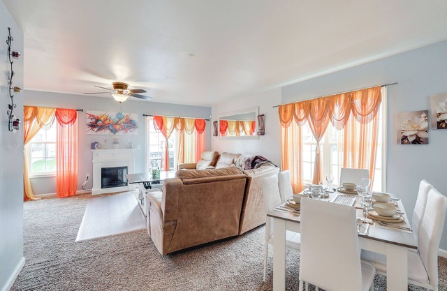 3 Mi to Dtwn: Townhome w/Deck in Dover